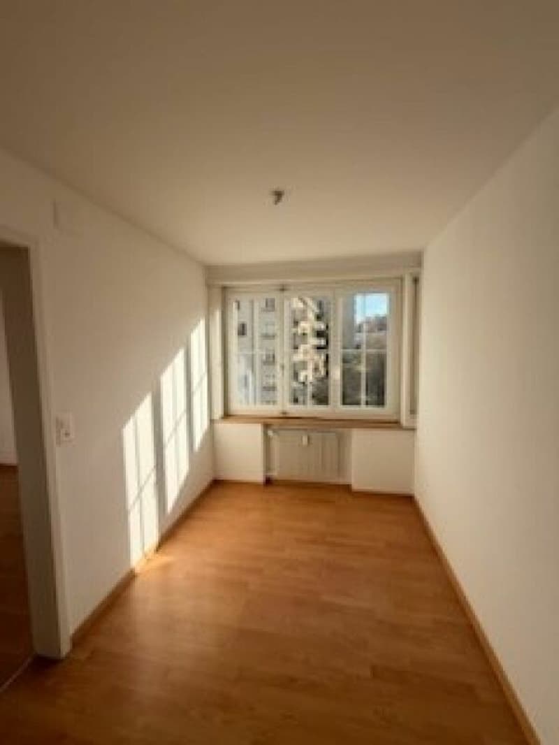 Appartement de 3½ pièces partiellement rénové (5)