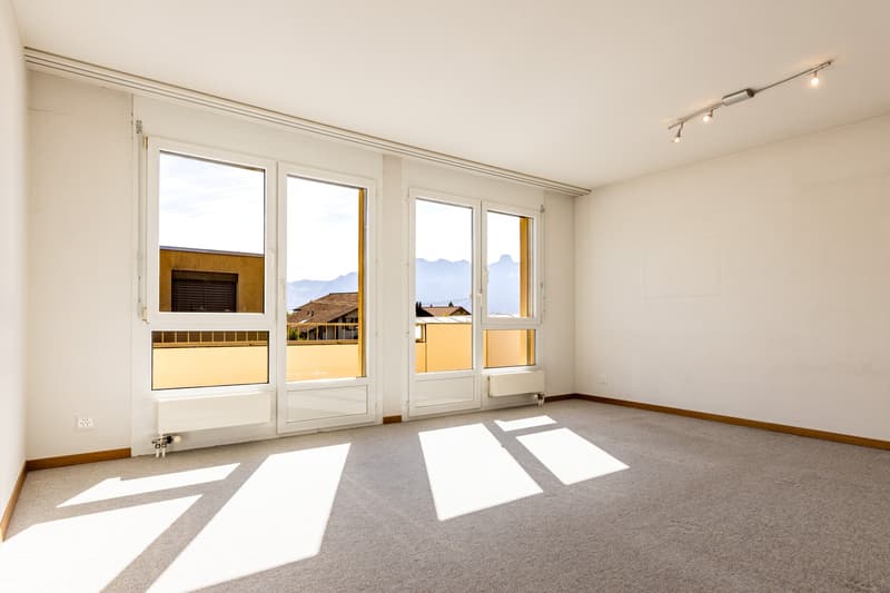 3.5 (4) Zimmer-Reihen-Eckhaus in Steffisburg (9)