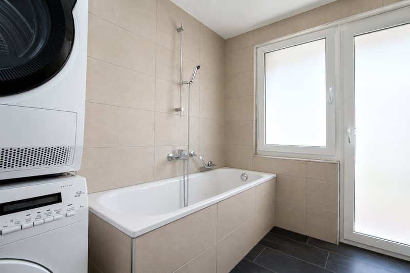 Charmante 3.5-Zimmer-Wohnung im 1. OG (2)