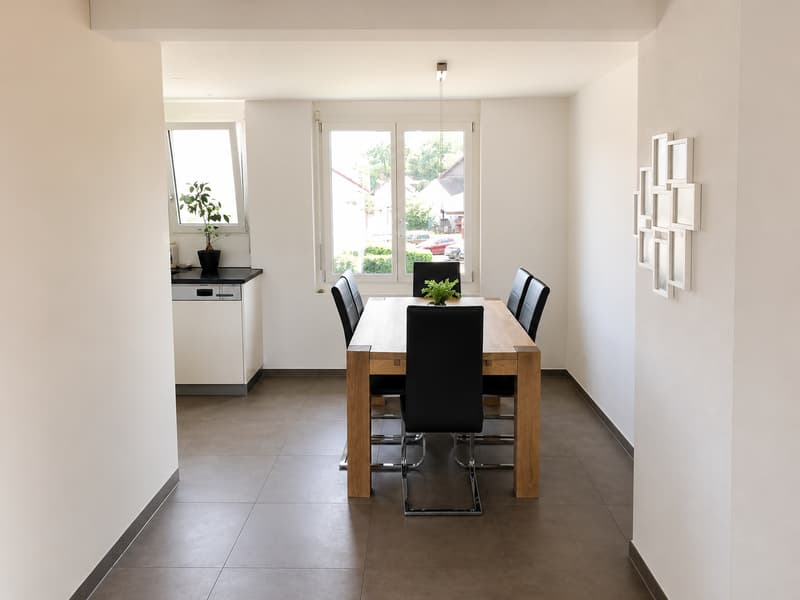 Wunderschöne 3.5-Zimmerwohnung mit schöner Aussicht (4)
