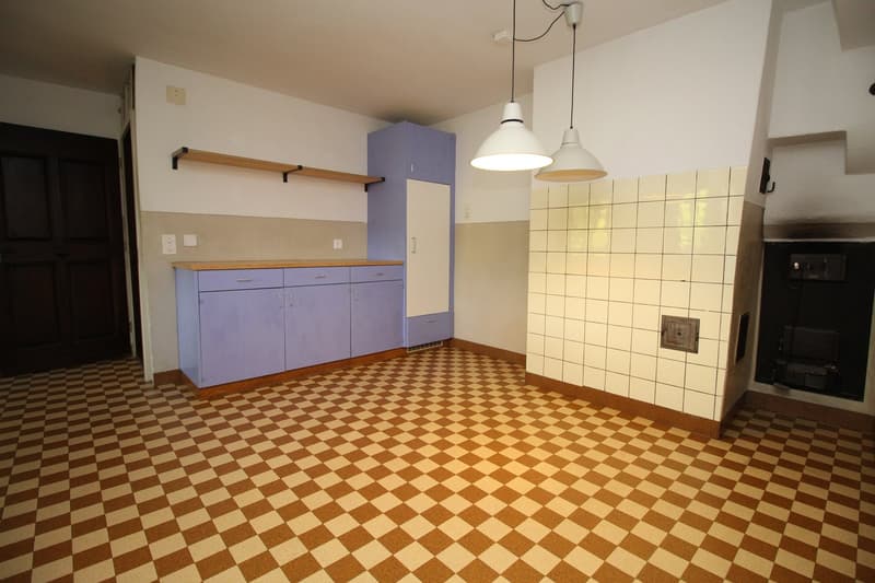 Charmante 5-Zimmer-Altbauwohnung mit Balkon in Windisch (5)