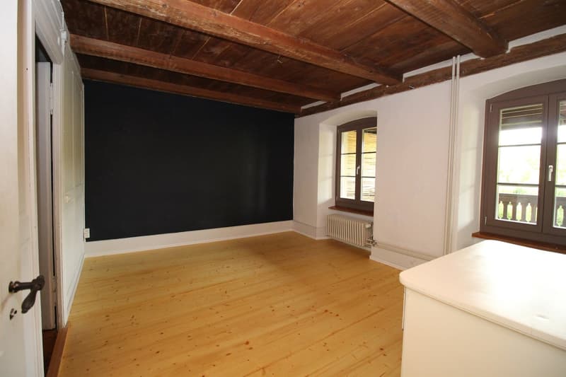 Charmante 5-Zimmer-Altbauwohnung mit Balkon in Windisch (7)