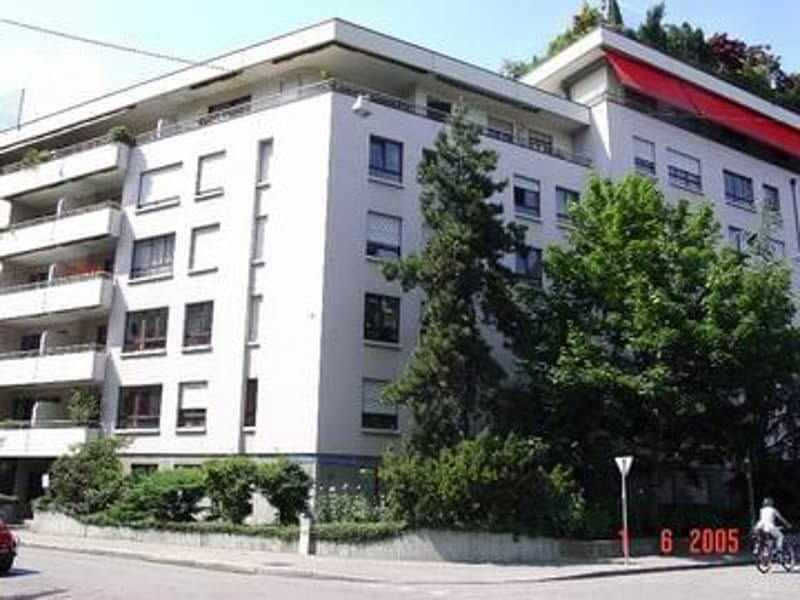 Einstellhallenplatz an der Lautengartenstr. 7 zu vermieten (1)