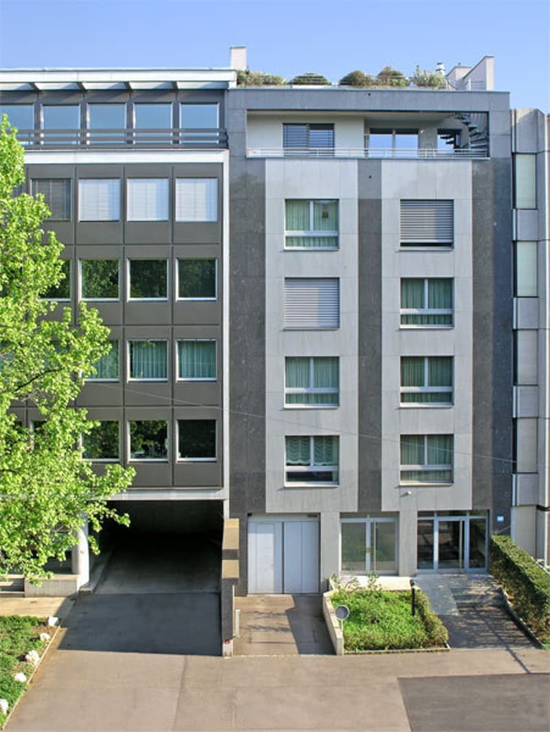 Moderne 2 1/2 Zimmer-Wohnung an zentraler Lage (9)