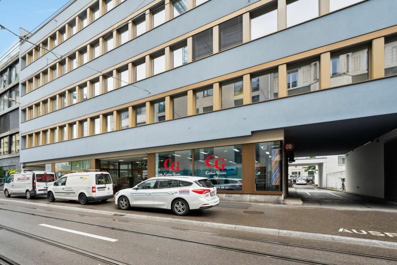 Spazio per ufficio in posizione ideale (2)