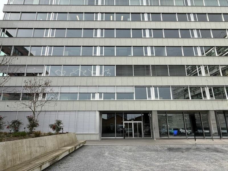 Office with approximately 780 m2 in a new building (11)