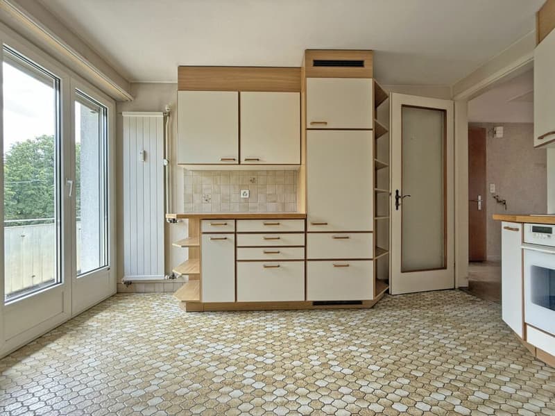 Grosszügige 3.5-Zimmerwohnung (6)