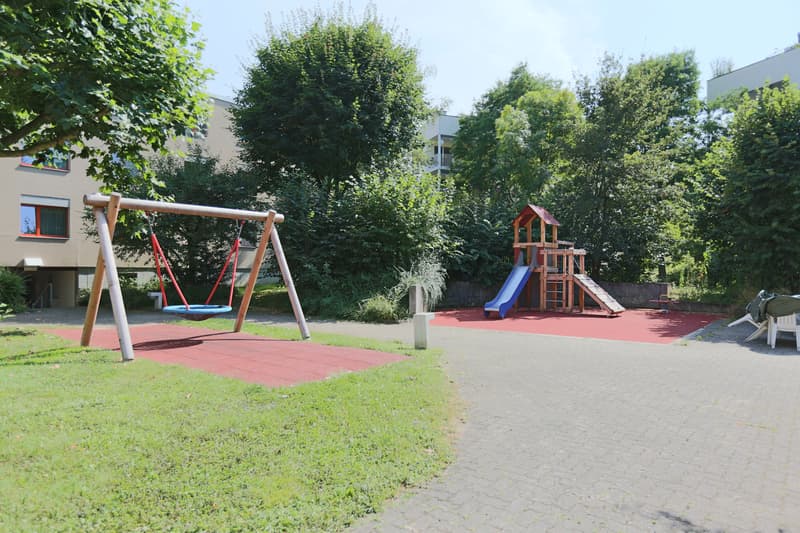 Innenhof mit Kinderspielplatz