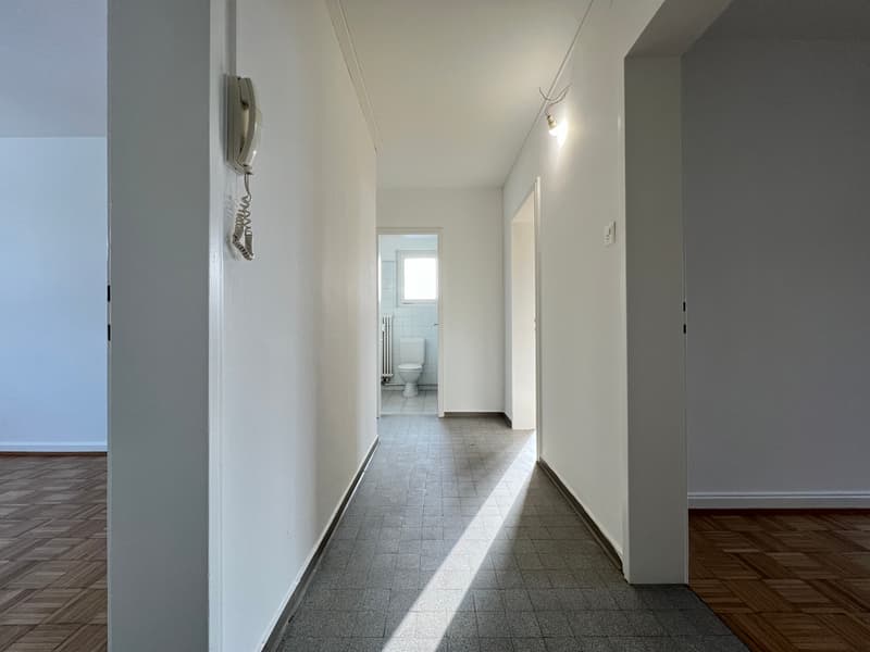 Korridor / Eingang (Beispielfoto aus baugleicher Wohnung, Abweichungen sind möglich)