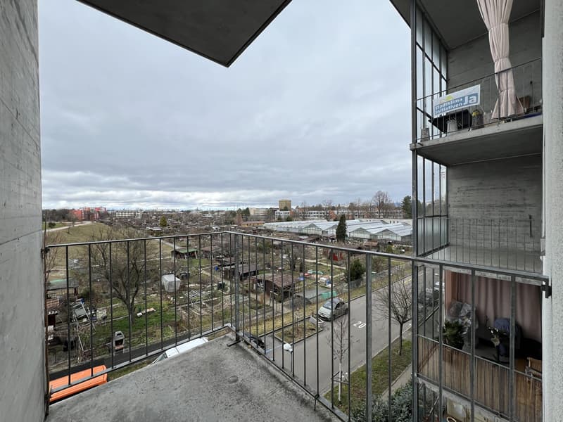 Balkon  (Beispielfoto aus baugleicher Wohnung; Abweichungen sind möglich)