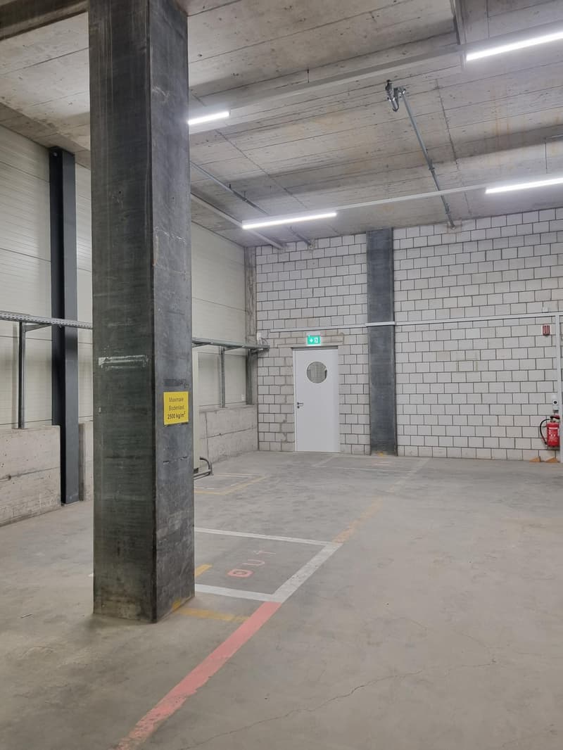 Magazzino a scaffalatura alta su Uferstrasse 70 (6)