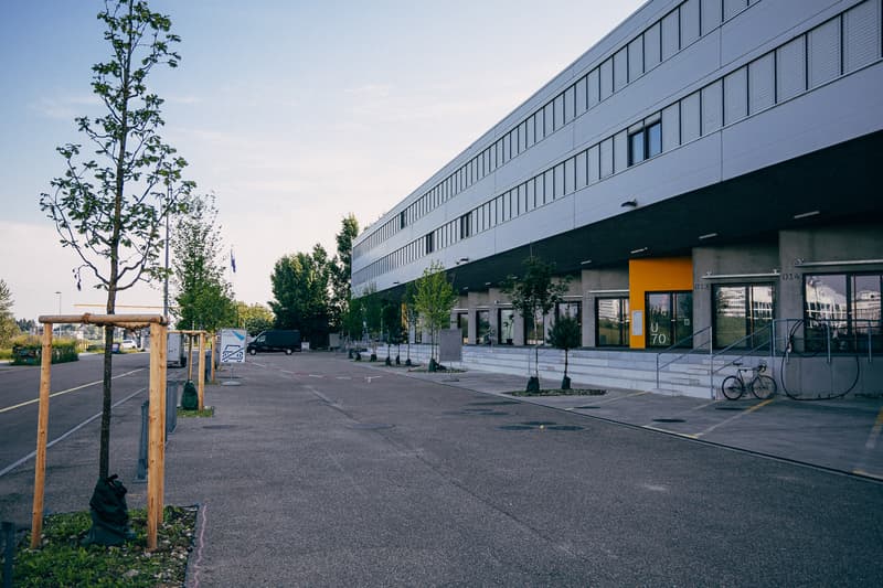 Spacious office space with two private terraces (2)