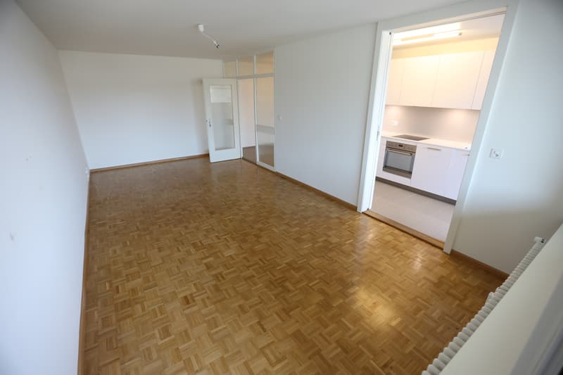 Wohnzimmer (Beispielfoto aus baugleicher Wohnung; Abweichungen sind möglich)