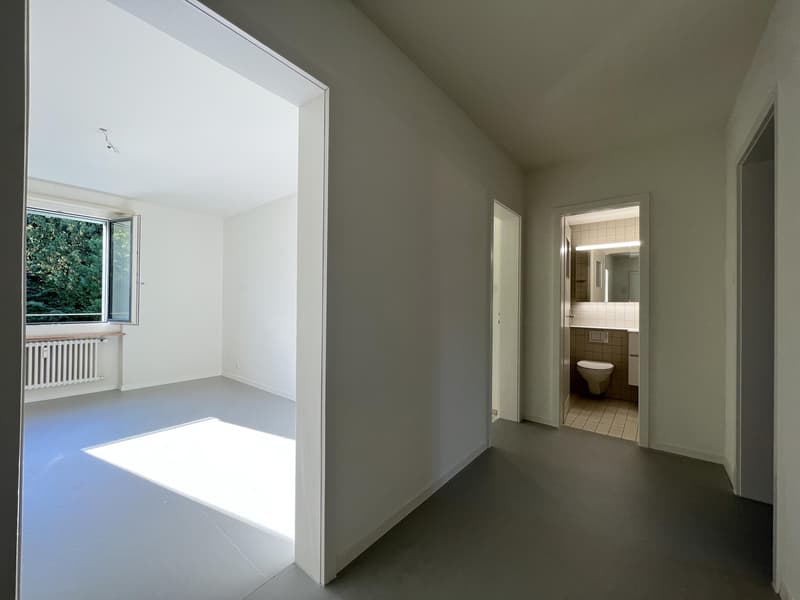 Korridor / Zimmer 1 (Beispielfoto aus baugleicher Wohnung im 1.OG; Abweichungen sind möglich)