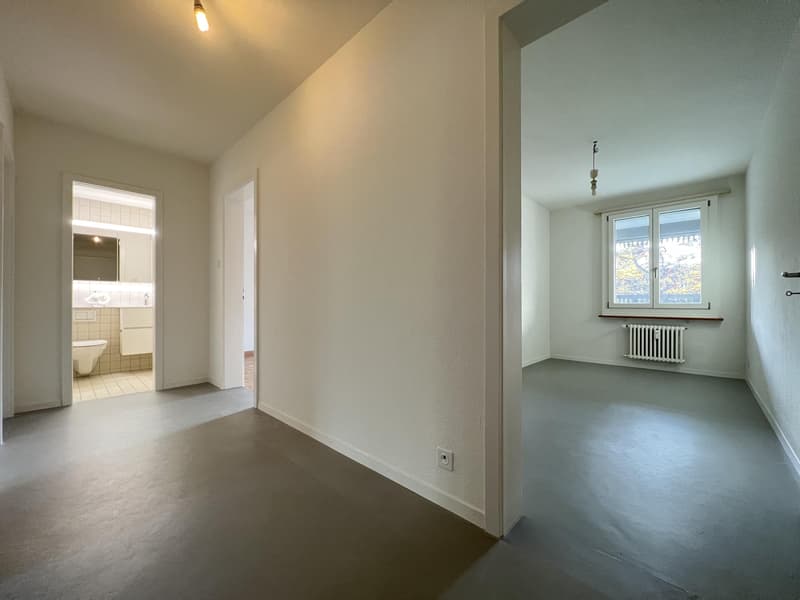 Korridor  / Zimmer 2 (Beispielfoto aus baugleicher Wohnung im 1.OG; Abweichungen sind möglich)