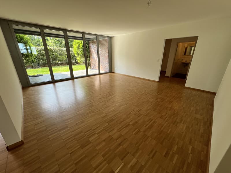 Wohnzimmer (Beispielfoto aus baugleicher Wohnung im Haus Nr. 1; Abweichungen sind möglich)