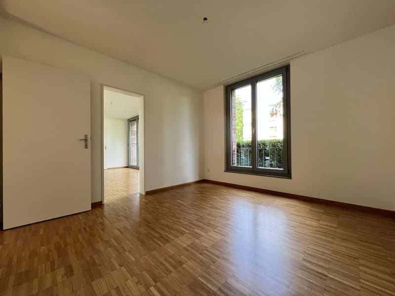 Zimmer 2 (Beispielfoto aus baugleicher Wohnung im Haus Nr. 1; Abweichungen sind möglich)