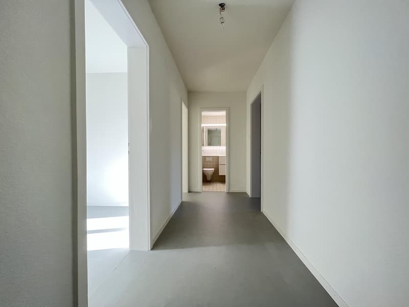 Korridor / Eingang (Beispielfoto aus baugleicher Wohnung im 1.OG; Abweichungen sind möglich)