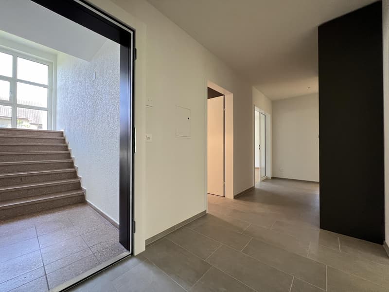 Treppenhaus / Korridor (Beispielfoto aus baugleicher Wohnung im 1.OG; Abweichungen sind möglich)