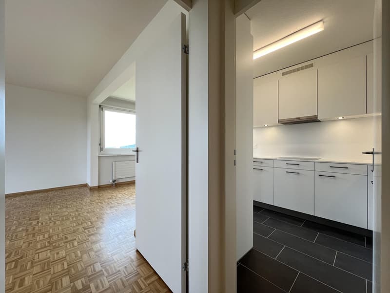 Küche / Wohnzimmer (Beispielfoto aus baugleicher Wohnung; Abweichungen sind möglich)