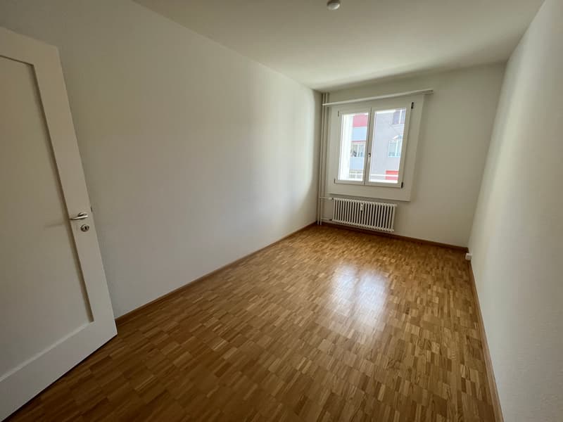 Zimmer 2 (Beispielfoto aus baugleicher Wohnung; Abweichungen sind möglich)