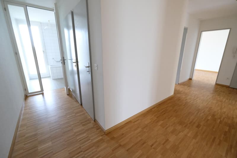 Helle 3.5-Zimmerwohnung an ruhiger und grüner Lage im Iselinquartier (7)