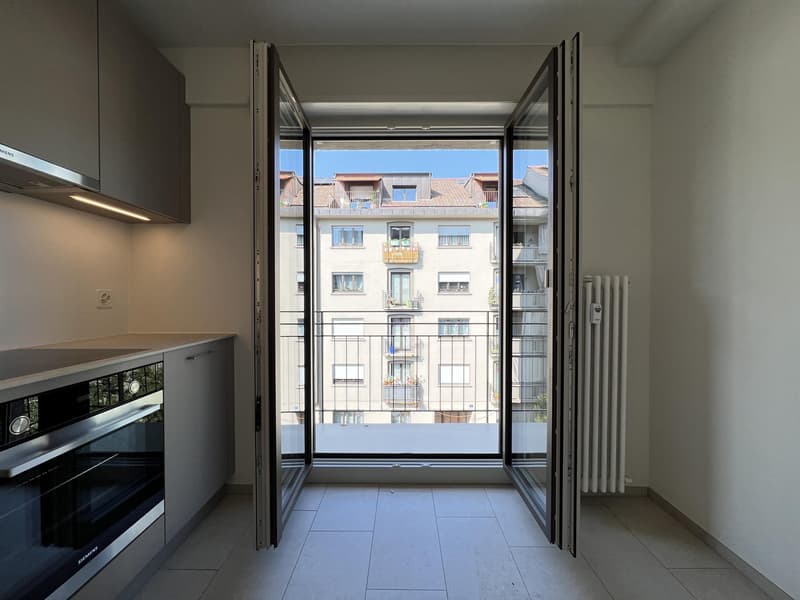 Küche mit kleinem Balkon (Beispielfoto aus baugleicher Wohnung; Abweichungen sind möglich)