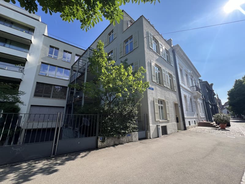 Exklusives Wohnen am Petersplatz: Grosszügige 3.5-Zimmerwohnung (1)