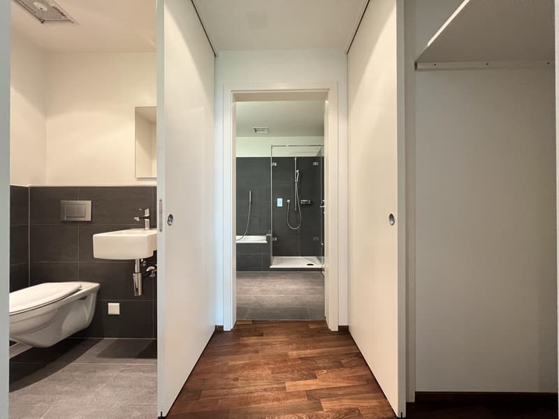 sep. WC / Bad / Reduit (Beispielfoto aus baugleicher Wohnung im 2.OG; Abweichungen sind möglich)