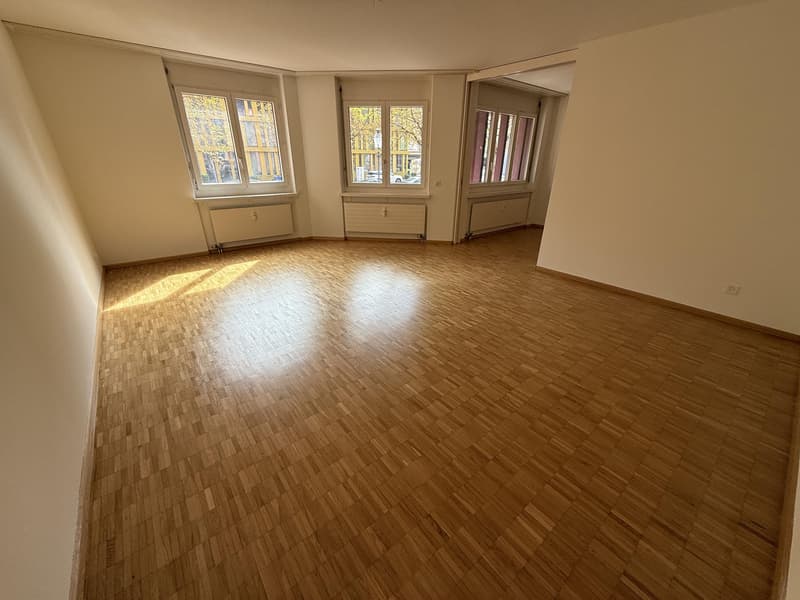 Wohnzimmer (Beispielfoto aus baugleicher Wohnung; Abweichungen sind möglich)