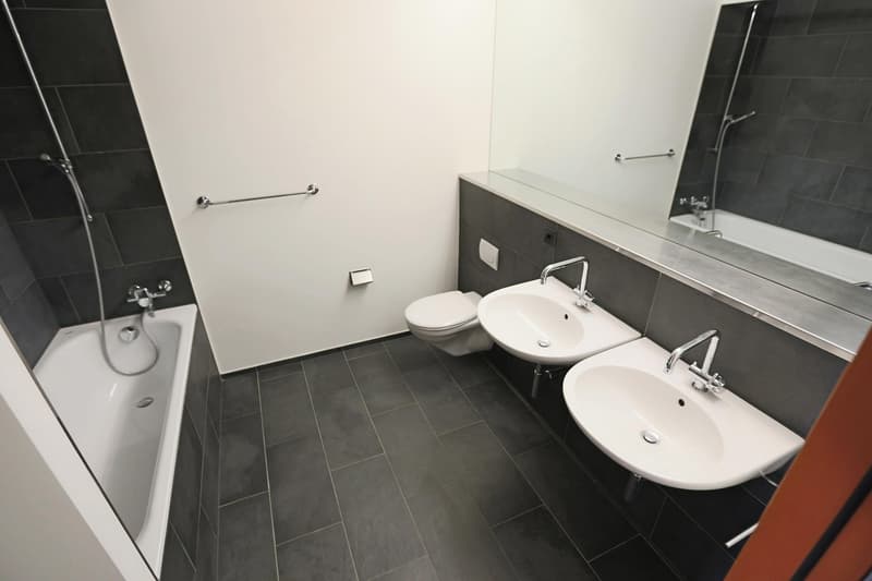 Badezimmer (Beispielfoto aus baugleicher Wohnung; Abweichungen sind möglich)