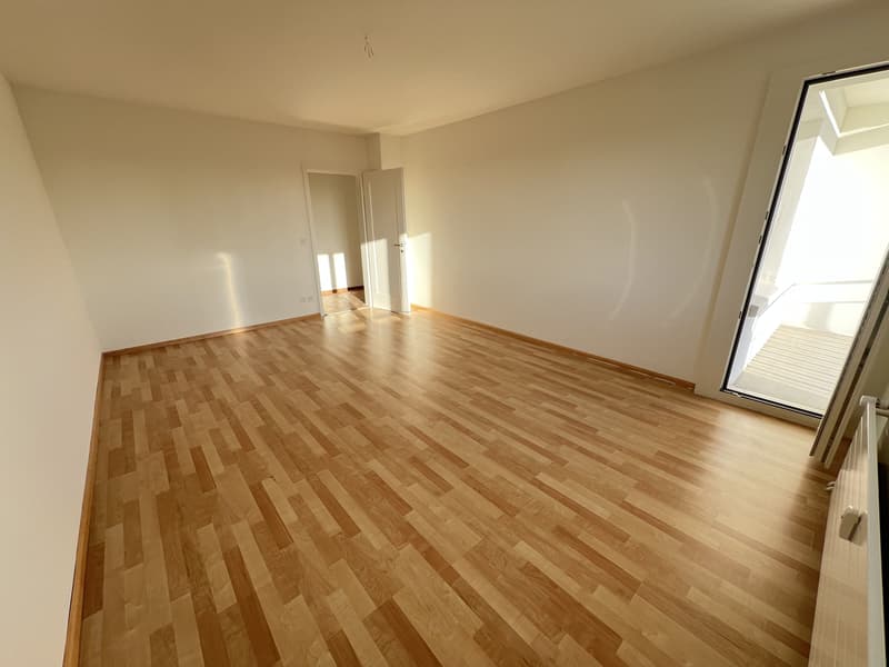 Wohnzimmer (Beispielfoto aus baugleicher Wohnung; Abweichungen sind möglich)