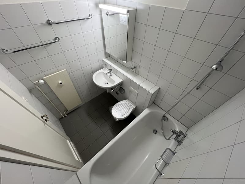Badezimmer (Beispielfoto aus baugleicher Wohnung; Abweichungen sind möglich)