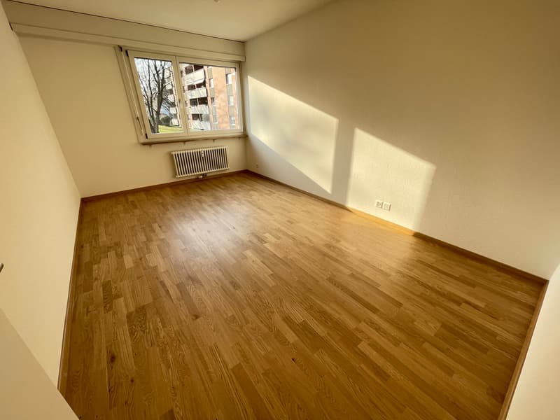 Zimmer 1 (Beispielfoto aus baugleicher Wohnung im 1.OG; Abweichungen sind möglich)