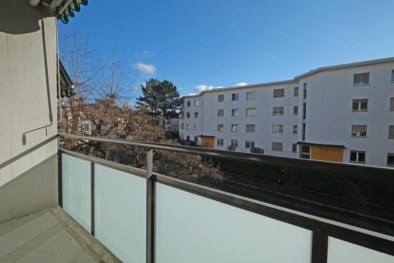 Balkon Strassenseite
