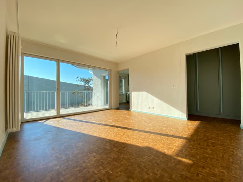Wohnzimmer / Korridor mit Wandschrank