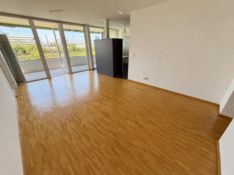 Wohnzimmer (Beispielfoto aus baugleicher Wohnung; Abweichungen sind möglich)