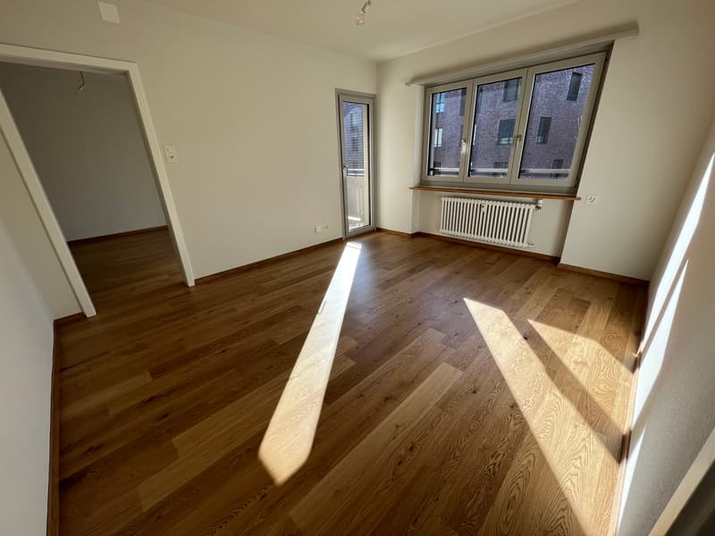 Wohnzimmer (Beispielfoto aus baugleicher Wohnung; Abweichungen sind möglich)