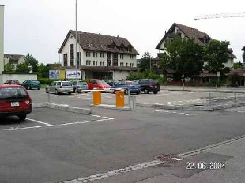 Aussenparkplätze und Tiefgaragenparkplätze an zentraler Lage (3)