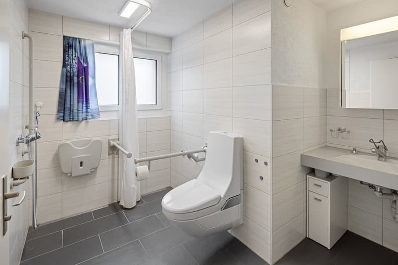 Top gepflegte Wohnung an äusserst schöner Wohnlage (11)