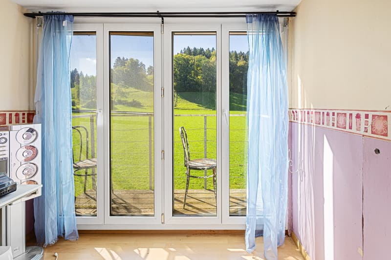 Charmantes Einfamilienhaus an idyllischer und unverbaubarer Aussichtsage (14)