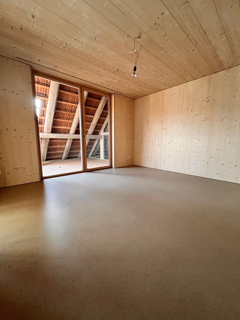 3.5-Room Apartment with Charm by the Village Fountain (11)