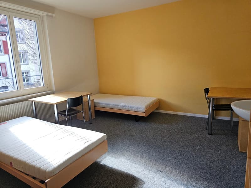 Möbliertes Zimmer - Studentenwohnheim für UNI Studenten und Lernende (2)