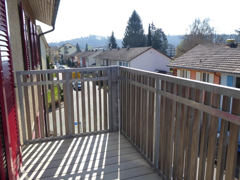 Sehr helle, sonnige 2-Zi. Wohnung im 2. OG (8)