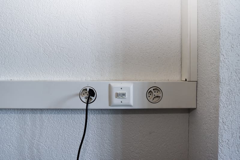 Elektro-, Telefon-  und Netzwerkausrüstung