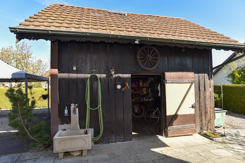 Zweistöckiges Gartenhaus