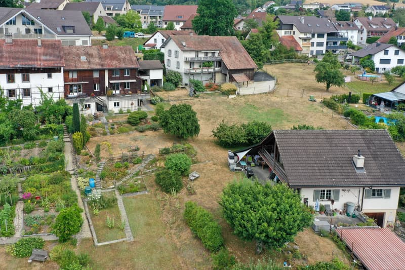 5.5 Zi. EFH mit Aussicht bis in die Berge und Ausbaupotential (2)