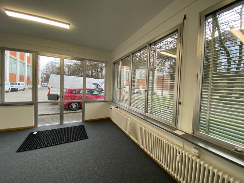 Büro gross