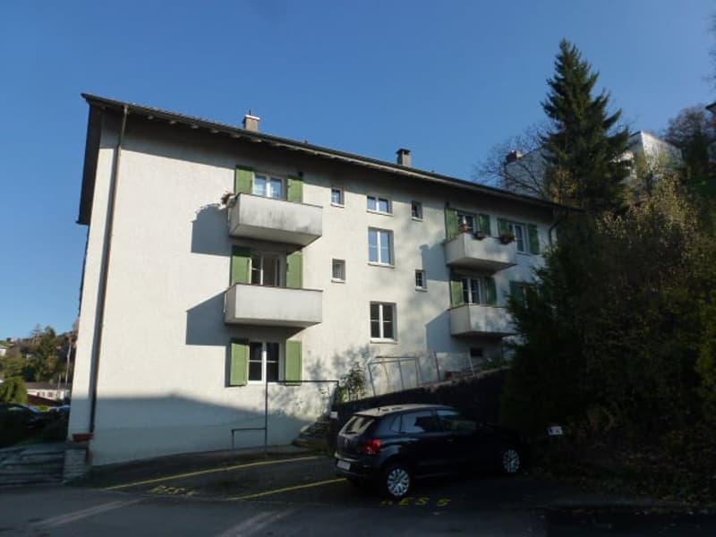 renovierte charmante 5-Zimmerwohnung an ruhiger Lage in Altbau (2)