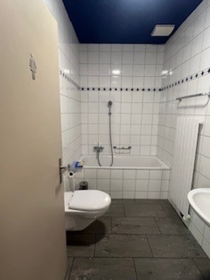 An attractive location in Schachen, commercial space, office or practice (10)